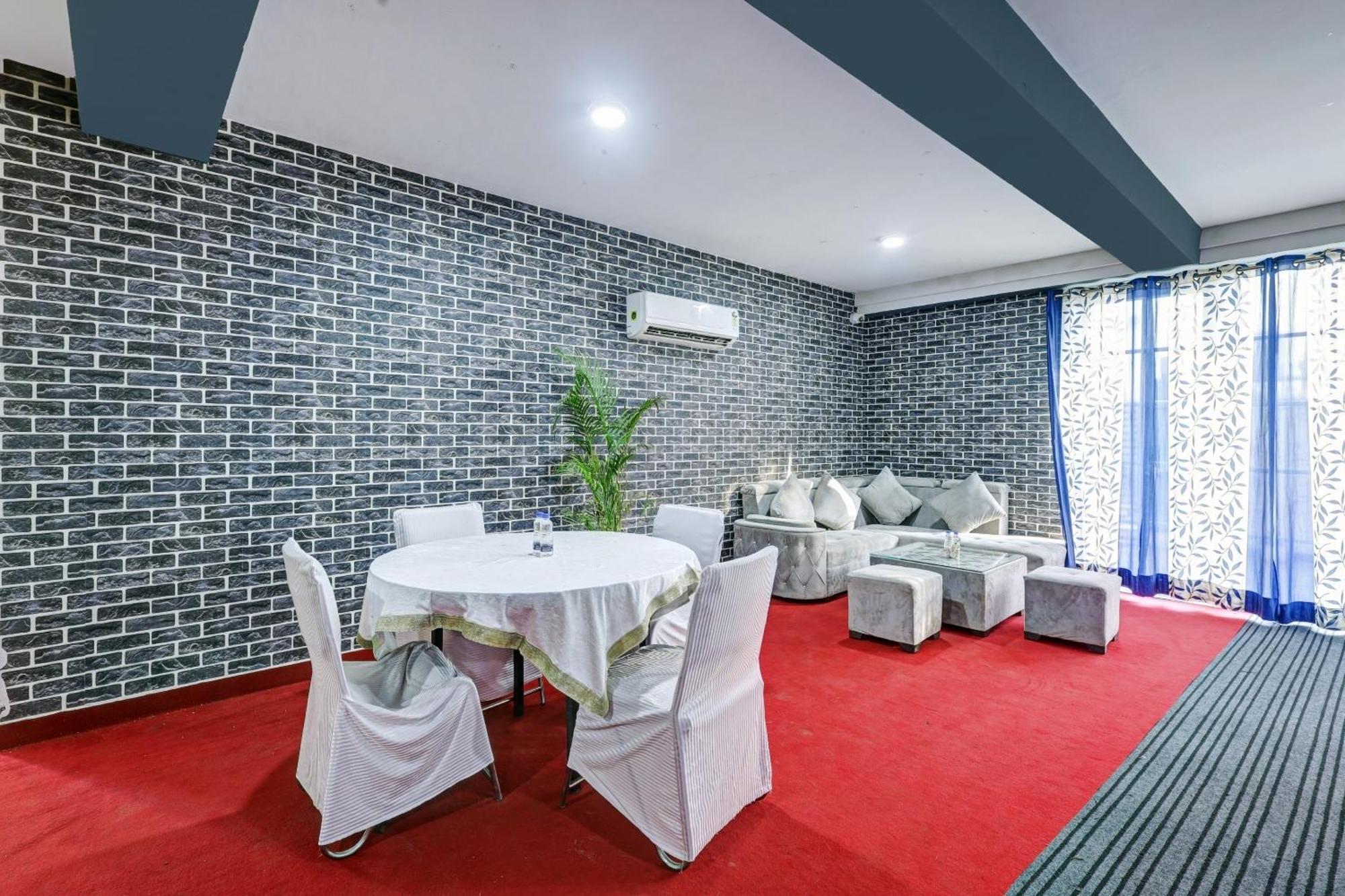 Super Townhouse Tipsyy Near Bestech Central Square Mall Gurgaon Exterior foto